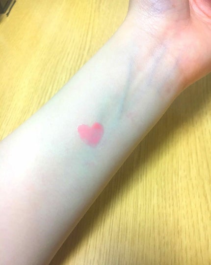 ユイルカレス/ロレアル パリ/リップグロスを使ったクチコミ(2枚目)