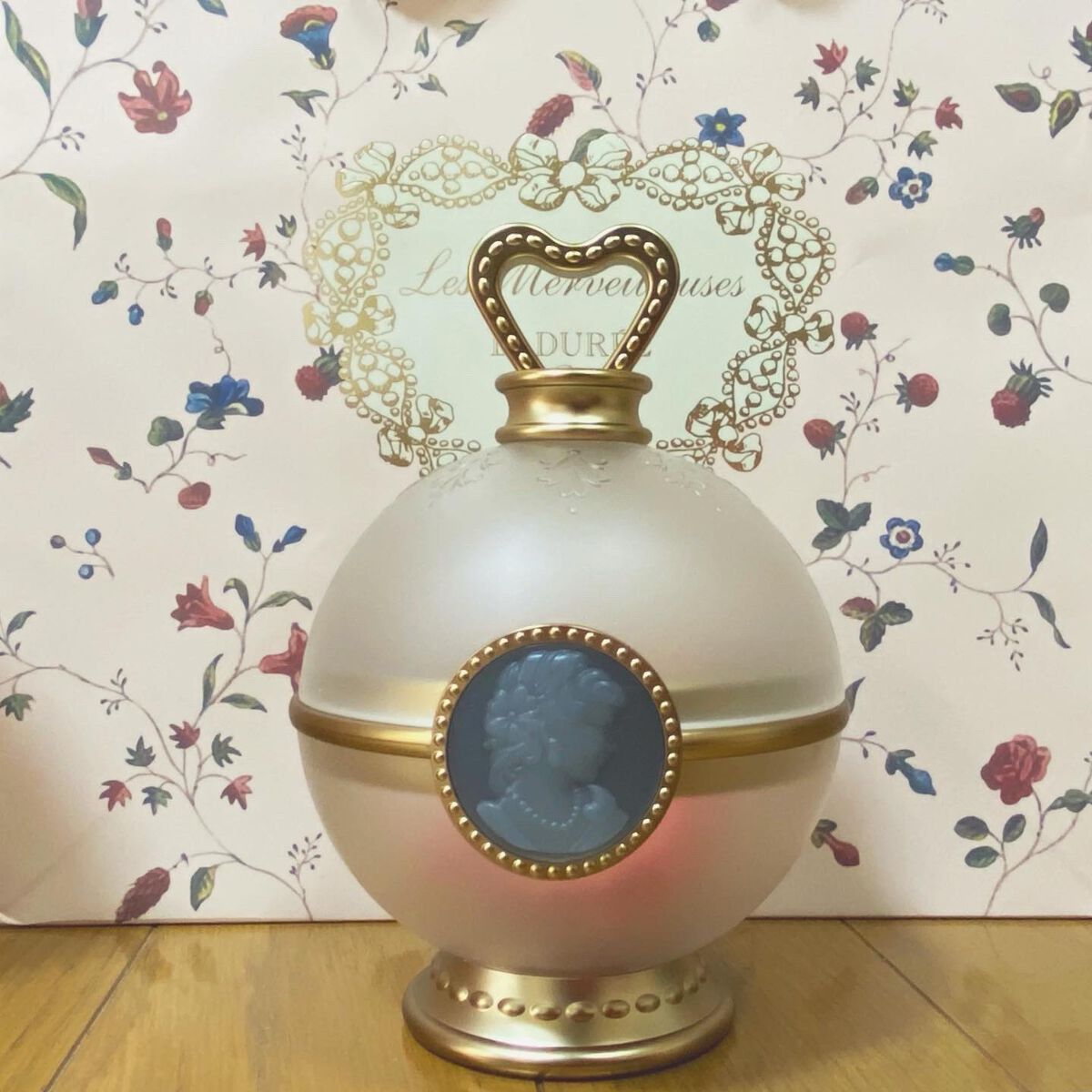 フェイス カラー ローズ ラデュレ 01 Ninon (ニノン)/レ・メルヴェイユーズ ラデュレ/パウダーチークを使ったクチコミ（3枚目）