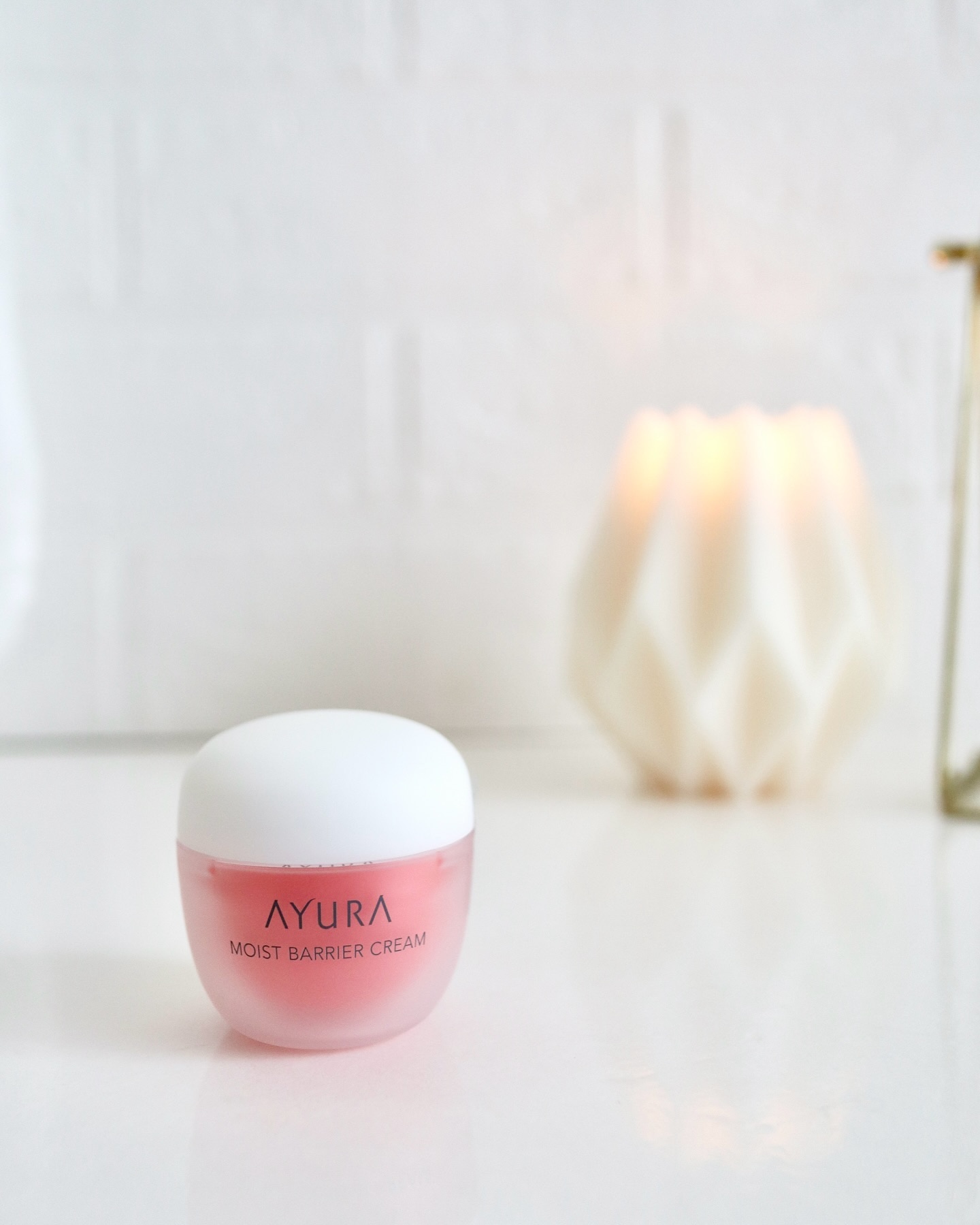 試してみた】AYURA モイストリップヴェールのリアルな口コミ・レビュー