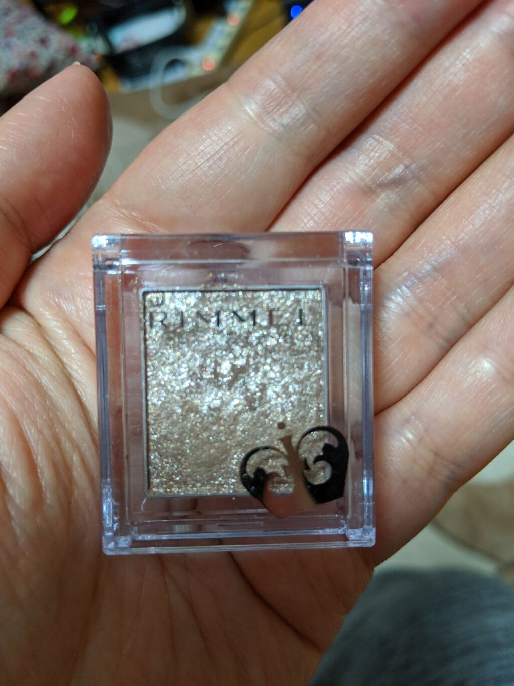 プリズム パウダーアイカラー/リンメル ロンドン/単色アイシャドウを使ったクチコミ（1枚目）