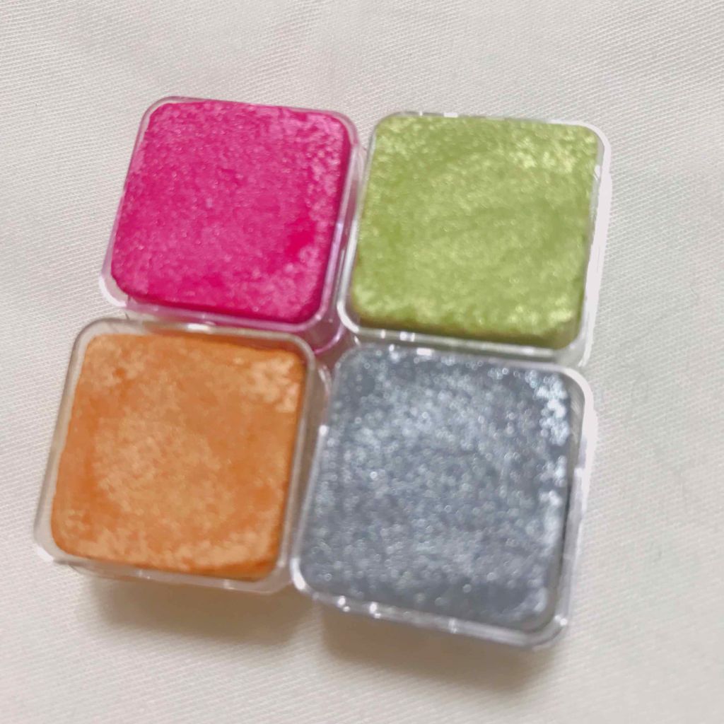 THE BODY SHOP シマーキューブのクチコミ「

🎨THE BODY SHOP シマーキューブ32
     アイカラー(アイシャドウ)  .....」（3枚目）