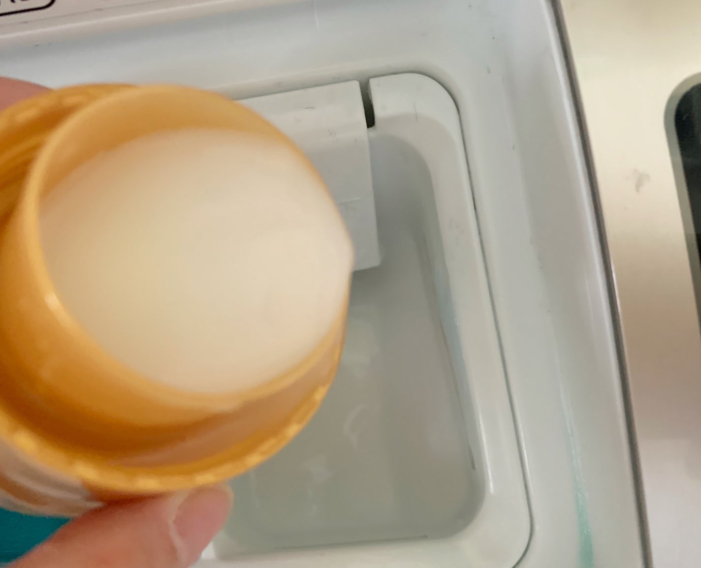 香りサフロン AURA 柔軟仕上げ剤/トイレタリージャパンインク/柔軟剤を使ったクチコミ(2枚目)