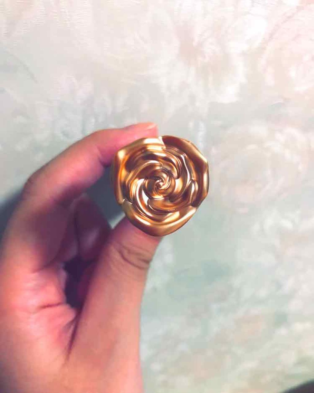 popolina on LIPS 「レ・メルヴェイユーズラデゥレリキッドルージュ05💄🌹リップが欲..」(2枚目)