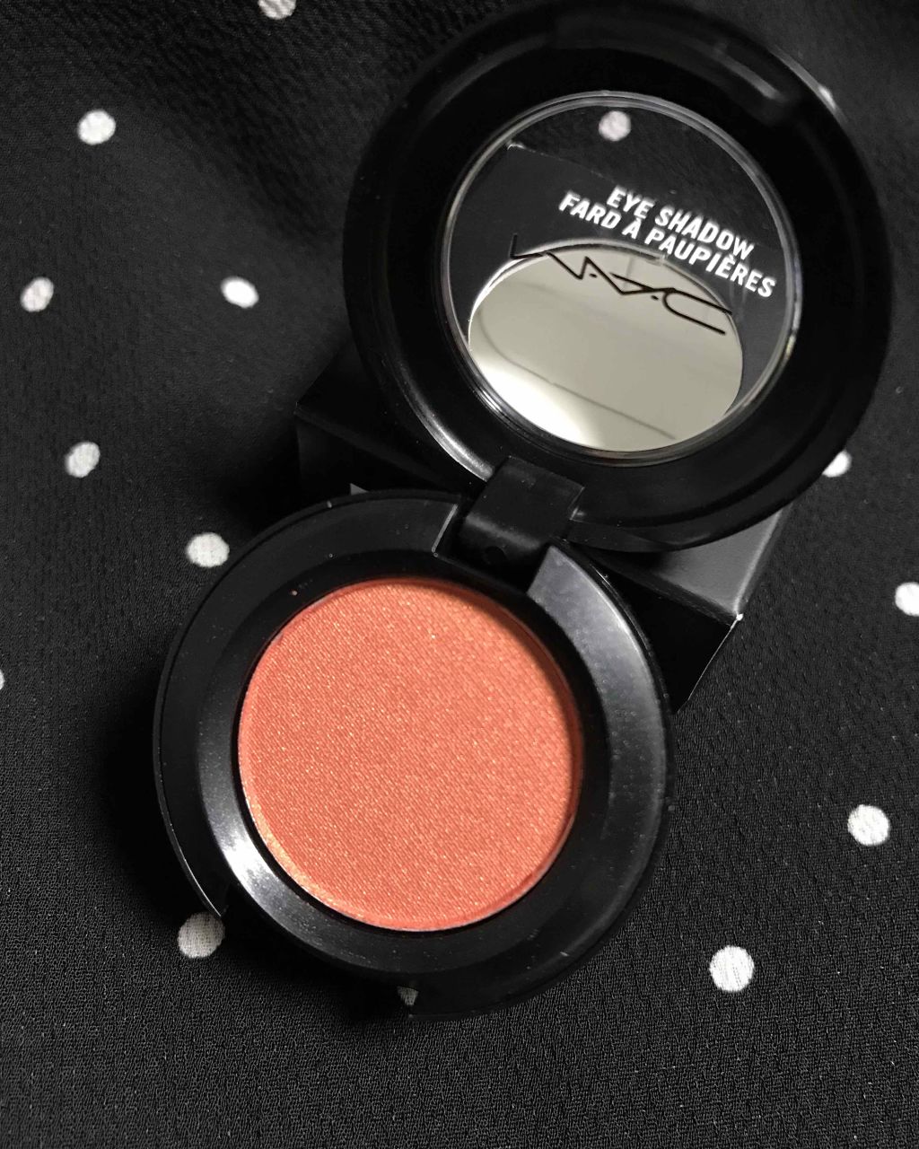 スモール アイシャドウ サスピシャスリー スウィート/M・A・C/単色アイシャドウを使ったクチコミ（1枚目）