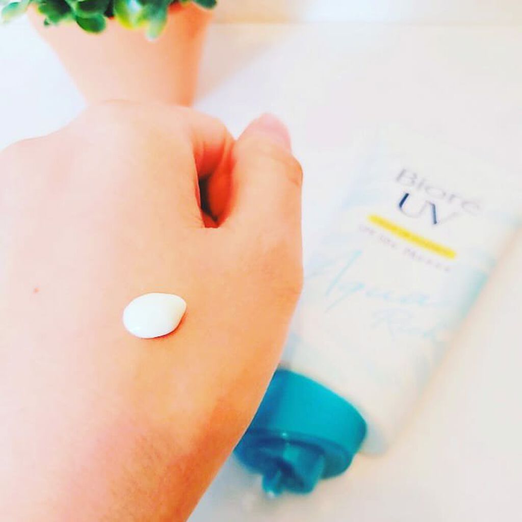 ビオレUV アクアリッチ ライトアップエッセンス/ビオレ/日焼け止めクリームを使ったクチコミ(3枚目)