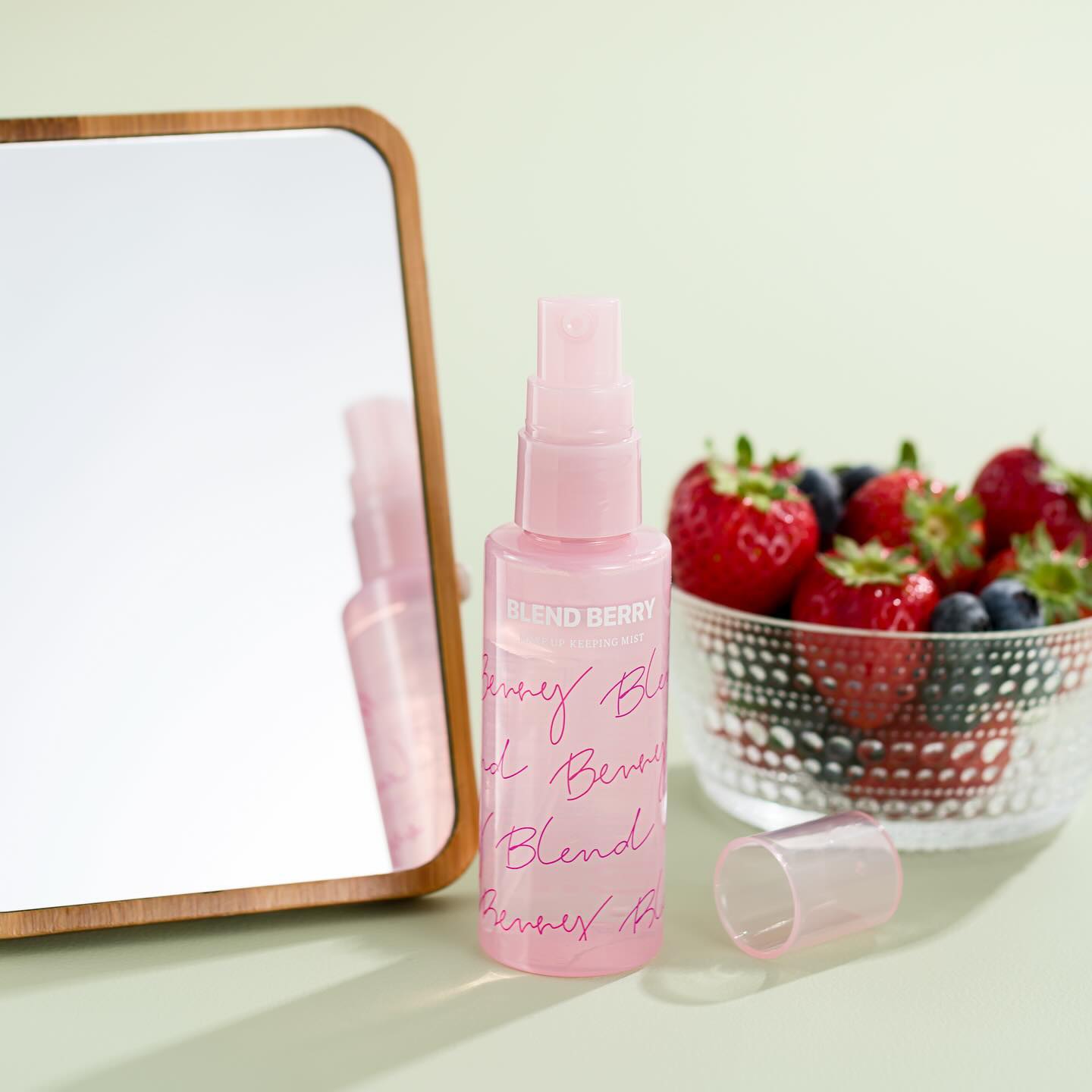 メイクアップ キーピング ミスト/BLEND BERRY/フィックスミストを使ったクチコミ（1枚目）