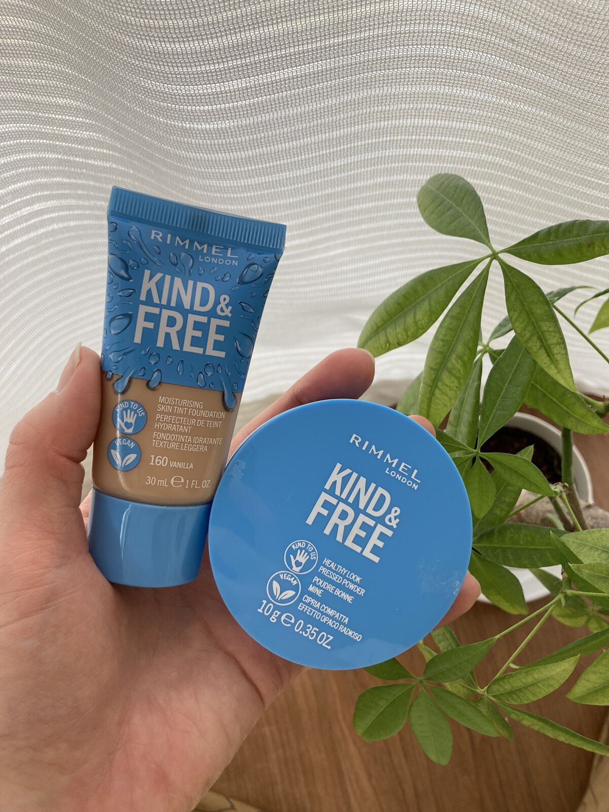 カインド&フリー プレストパウダー 001 トランスルーセント/リンメル ロンドン/プレストパウダーを使ったクチコミ（1枚目）