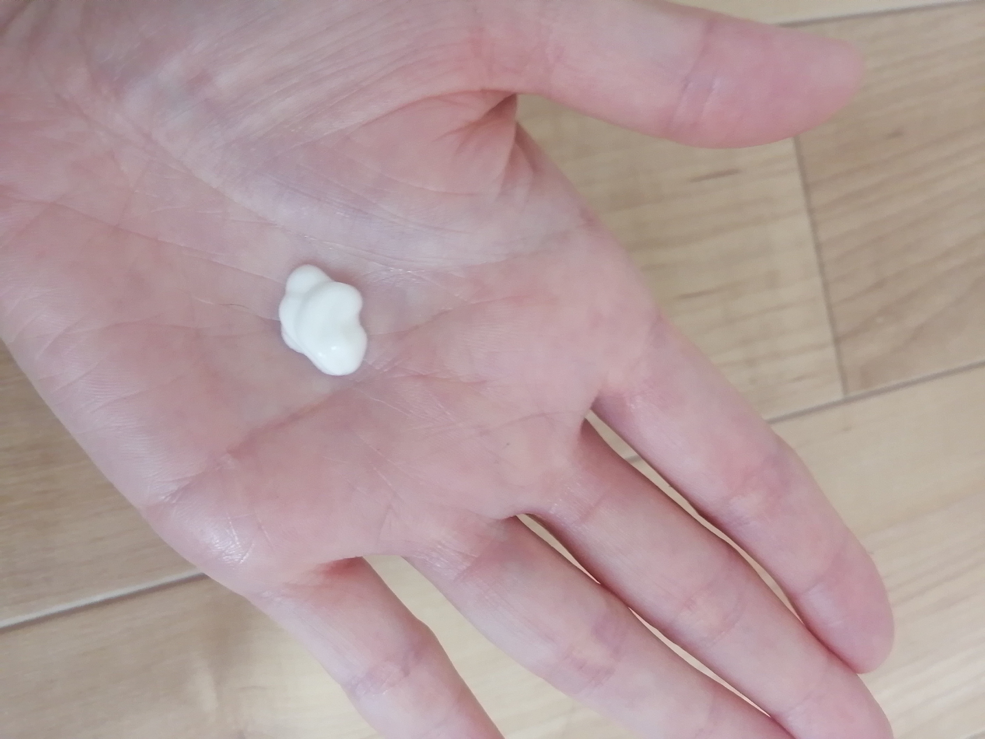 ヒアルーシカ ウォーターフィット サンセラム/SKIN1004/日焼け止めローションを使ったクチコミ（3枚目）