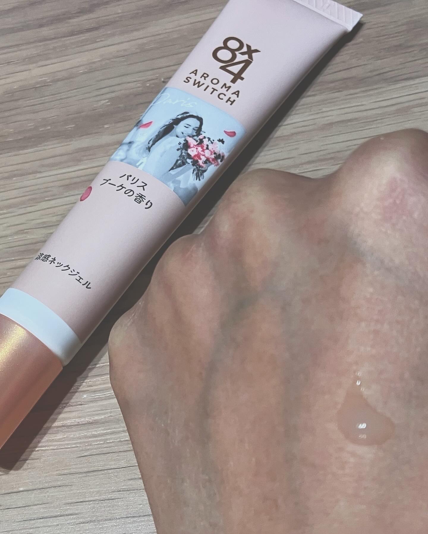 8x4 アロマスイッチ 涼感ネックジェル パリスブーケの香り/８ｘ４/デオドラント・制汗剤を使ったクチコミ（2枚目）