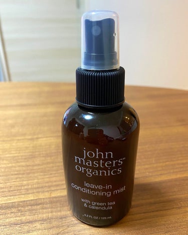 john masters organics
G&Cリーブインコンディショニングミスト N

私はドライヤー前に直接髪にシュッシュしています。
ドライヤーの熱からも守ってくれるし、指通りも良くなってサラサ