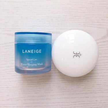 
お守りジェルマスク 
🇰🇷(左)LANEIGE: スリーピングマスク→特別な日の前に、一番最後のステップで肌に乗せて寝ています！ 

🇯🇵(右)姫ラボ : オールインワンゲル
化粧水と乳液が配合されて