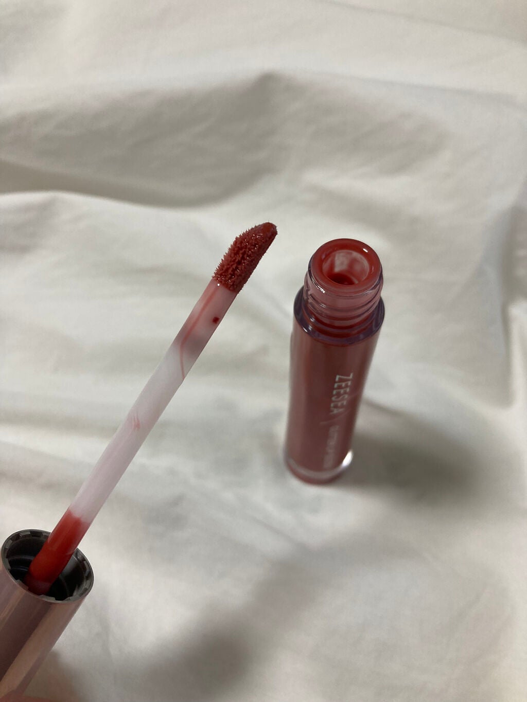 アンチグラビティネビュラ リップグロス/ZEESEA/リップグロスを使ったクチコミ(3枚目)