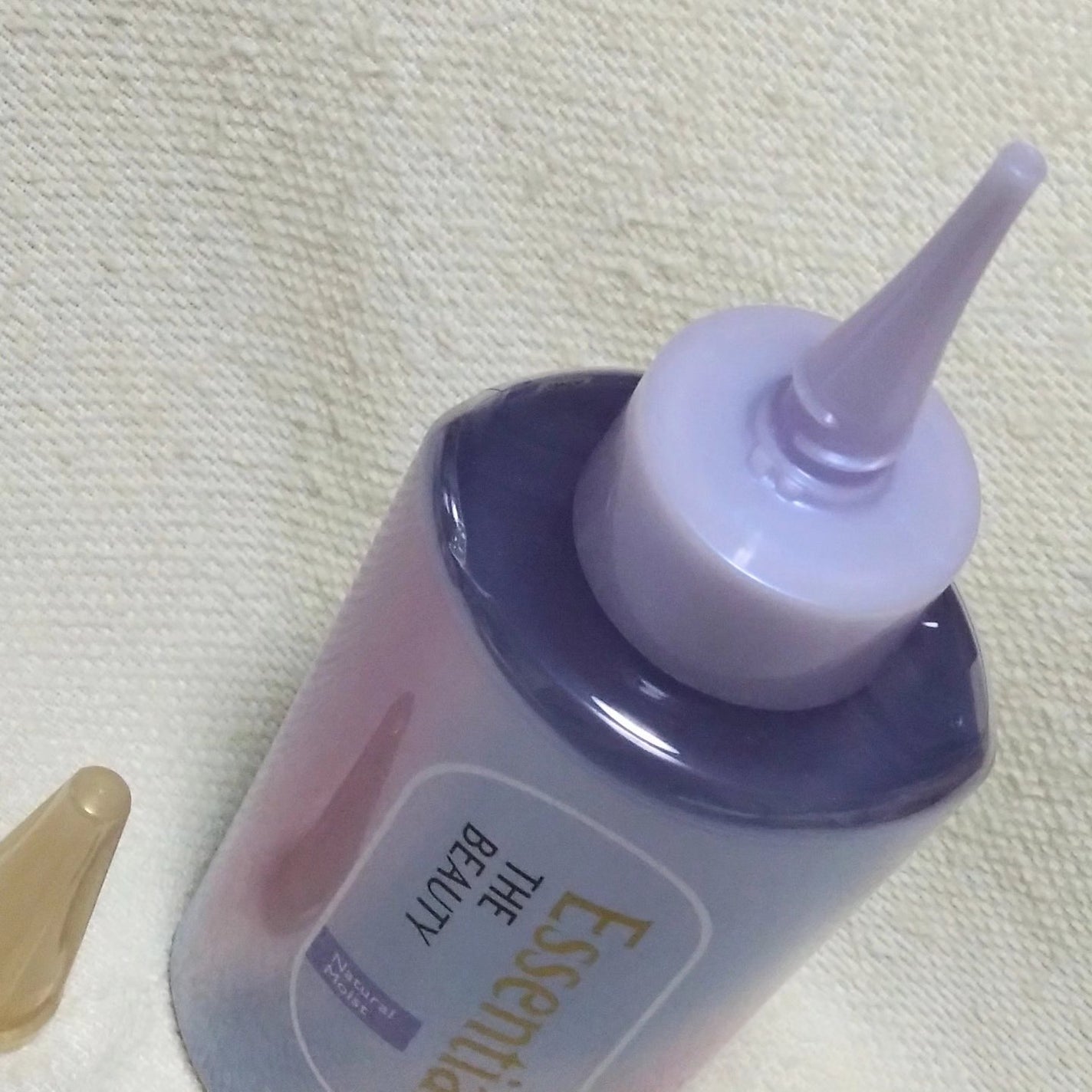 エッセンシャル プレミアム ウォータートリートメント ナチュラルモイスト/エッセンシャル/アウトバストリートメントを使ったクチコミ(5枚目)