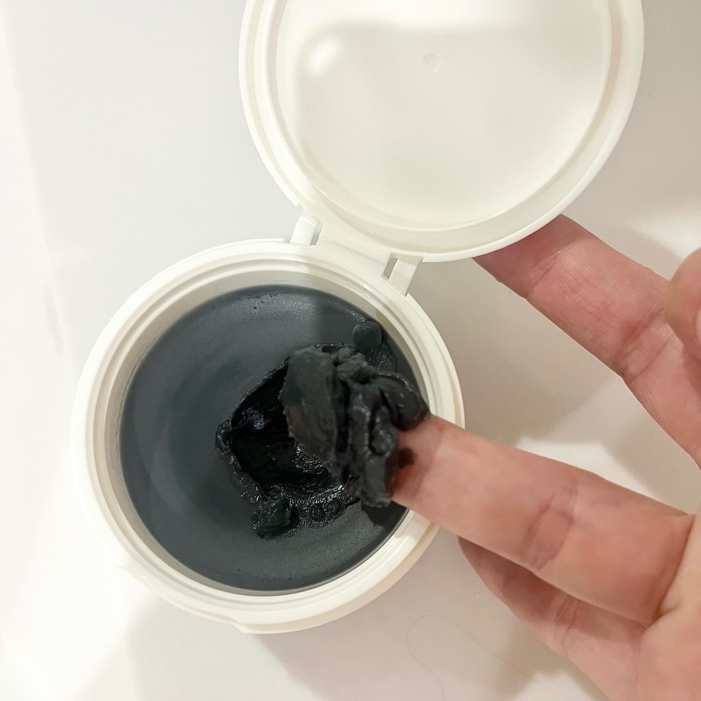 パーフェクトワンフォーカス スムースクレンジングバーム ディープブラック/PERFECT ONE  FOCUS/クレンジングバームを使ったクチコミ（2枚目）