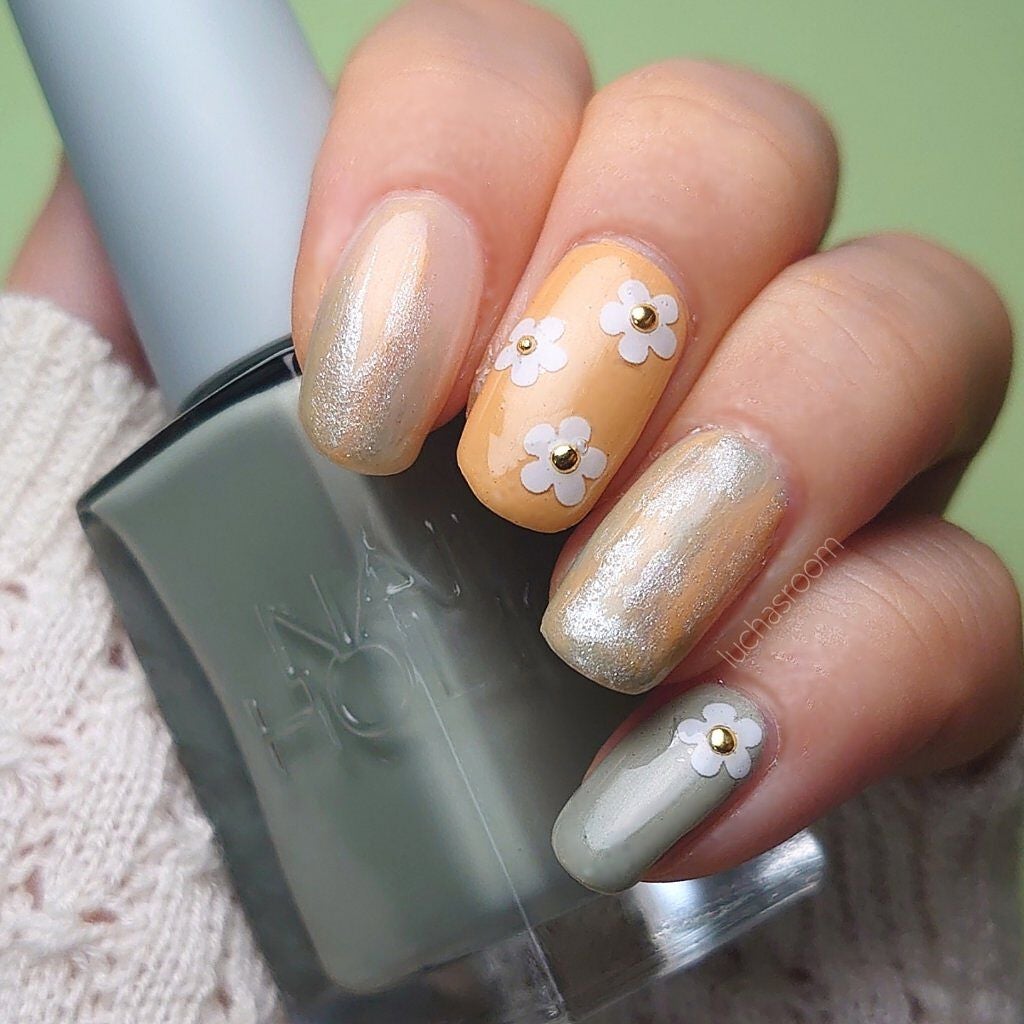 ネイルホリック フローズンシュガー/ネイルホリック/マニキュアを使ったクチコミ(3枚目)