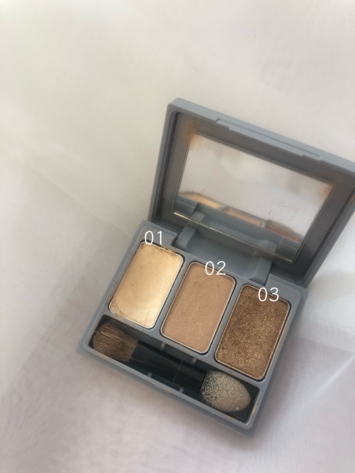 スリーサムデザイニングアイカラー/& WOLF/アイシャドウパレットを使ったクチコミ（3枚目）