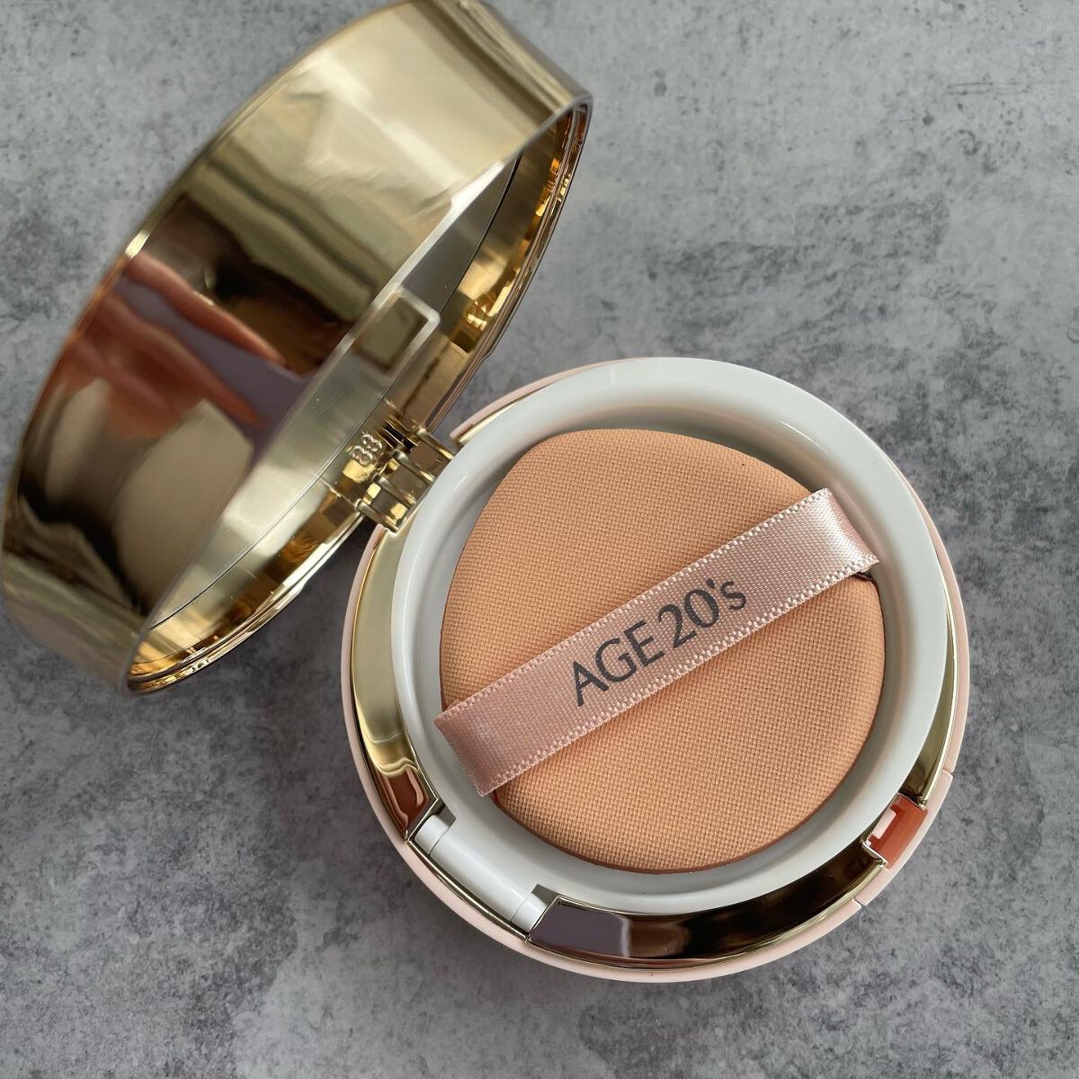 エッセンス カバー パクト モイスチャー/AGE20’s/リキッドファンデーションを使ったクチコミ（3枚目）