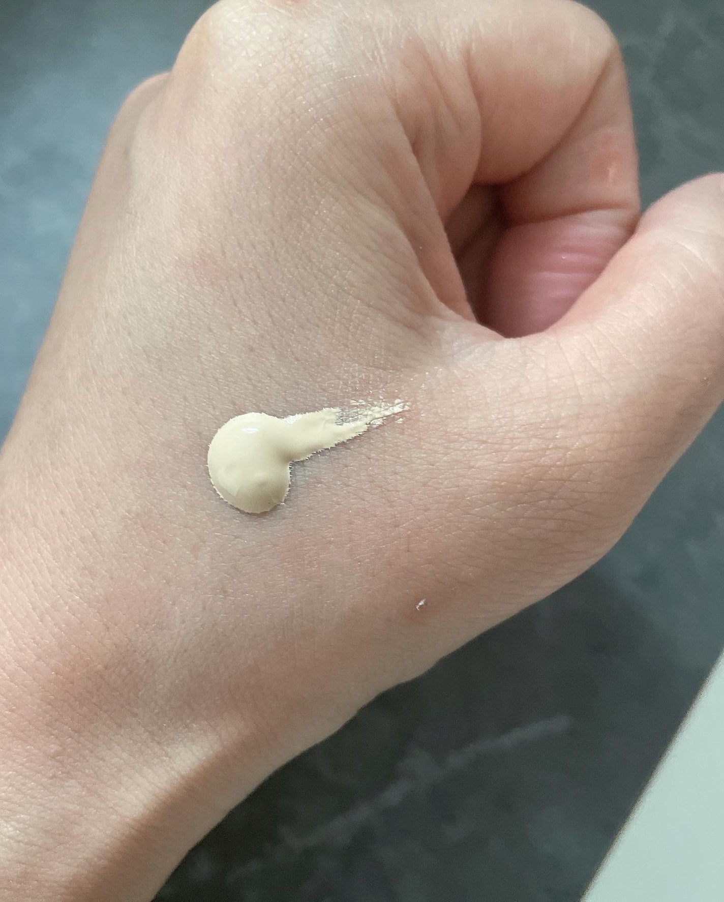 ウォーターベルベットカバーファンデーション/wakemake/リキッドファンデーションを使ったクチコミ(3枚目)