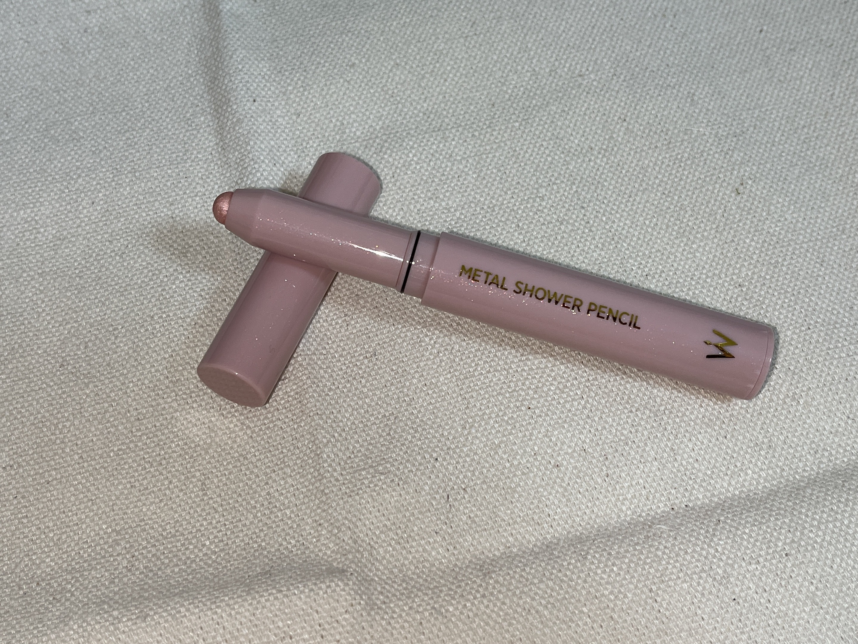 ウォンジョンヨ　メタルシャワーペンシル 01ドリームハグ/Wonjungyo/スティックアイシャドウを使ったクチコミ（2枚目）