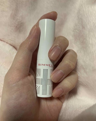 ❤︎RIMMEL❤︎
ラスティングフィニッシュ　ティントリップ
011

⭐︎シアーな透け感　色・ツヤ持続⭐︎
『透け感のある色・ツヤ・うるおいが長持ち。
じんわりにじむように、唇を染め上げるティントリ