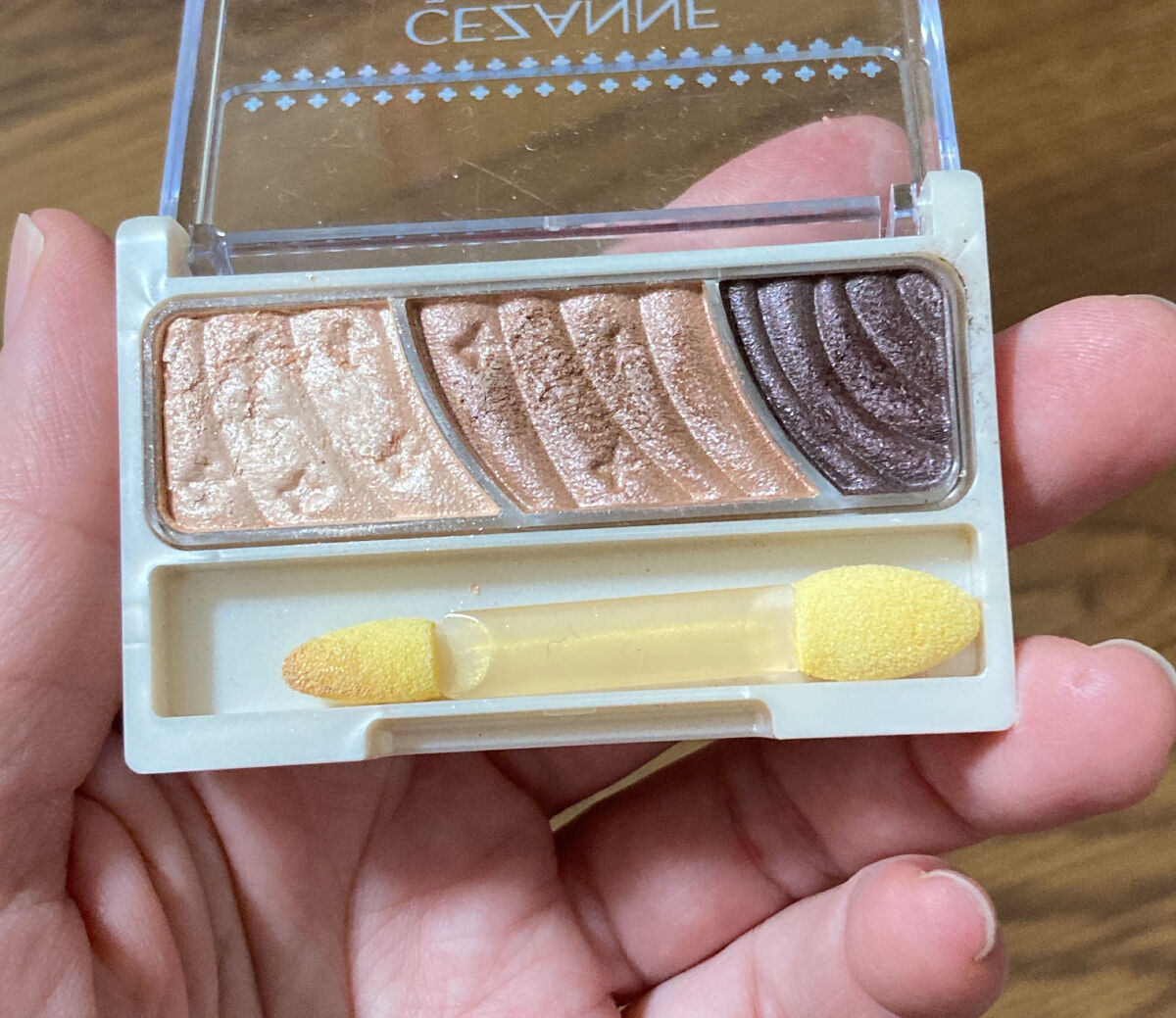 トーンアップアイシャドウ/CEZANNE/アイシャドウパレットを使ったクチコミ（3枚目）