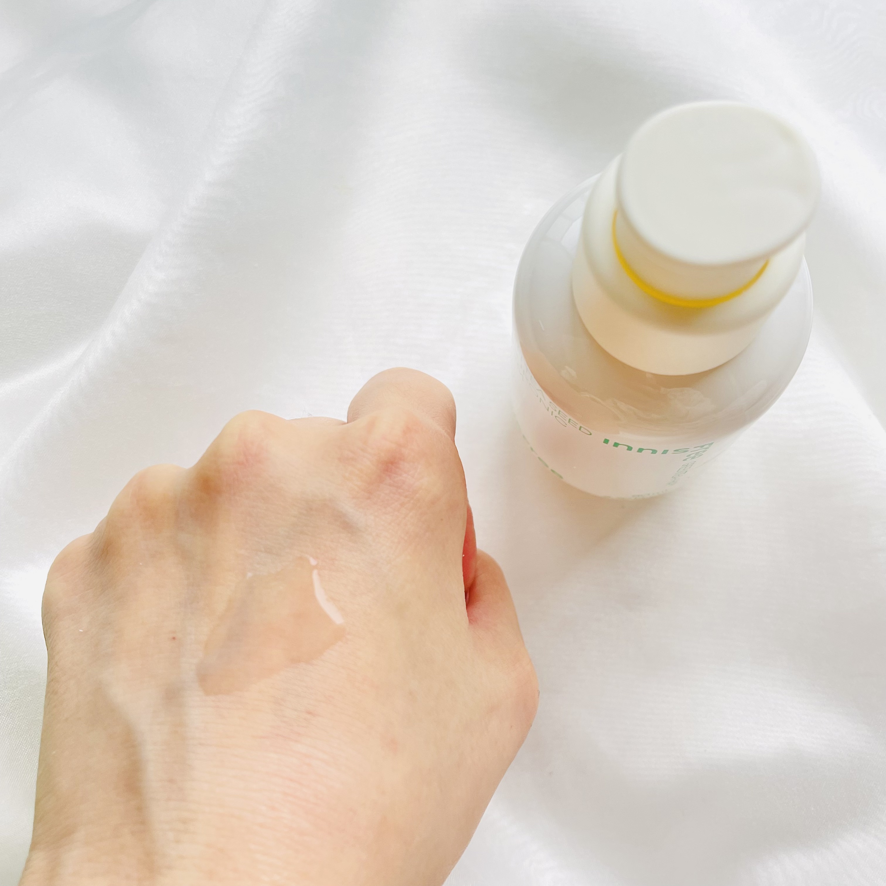 グリーンティーシード ヒアルロン セラム　/innisfree/美容液を使ったクチコミ（3枚目）