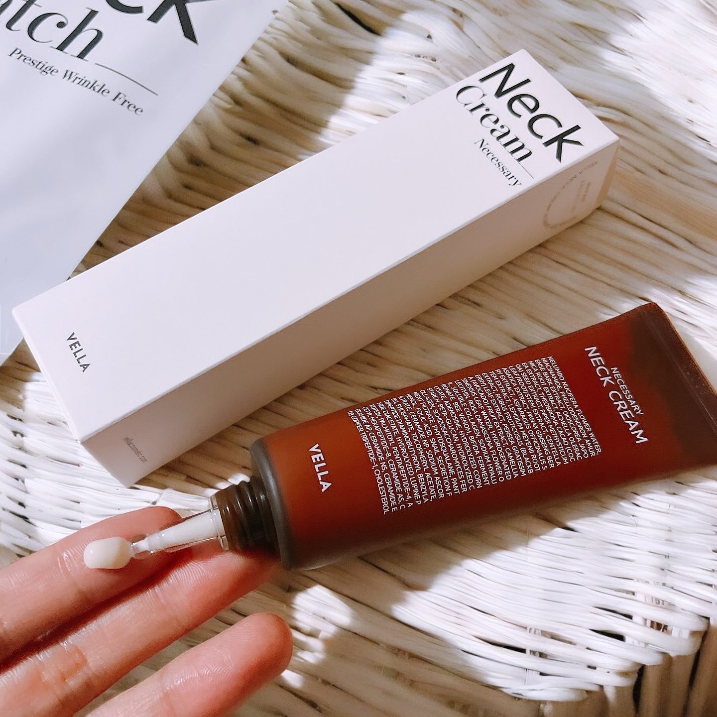 ネセサリーネッククリーム　チューブタイプ/VELLA/ネック・デコルテケアを使ったクチコミ（3枚目）