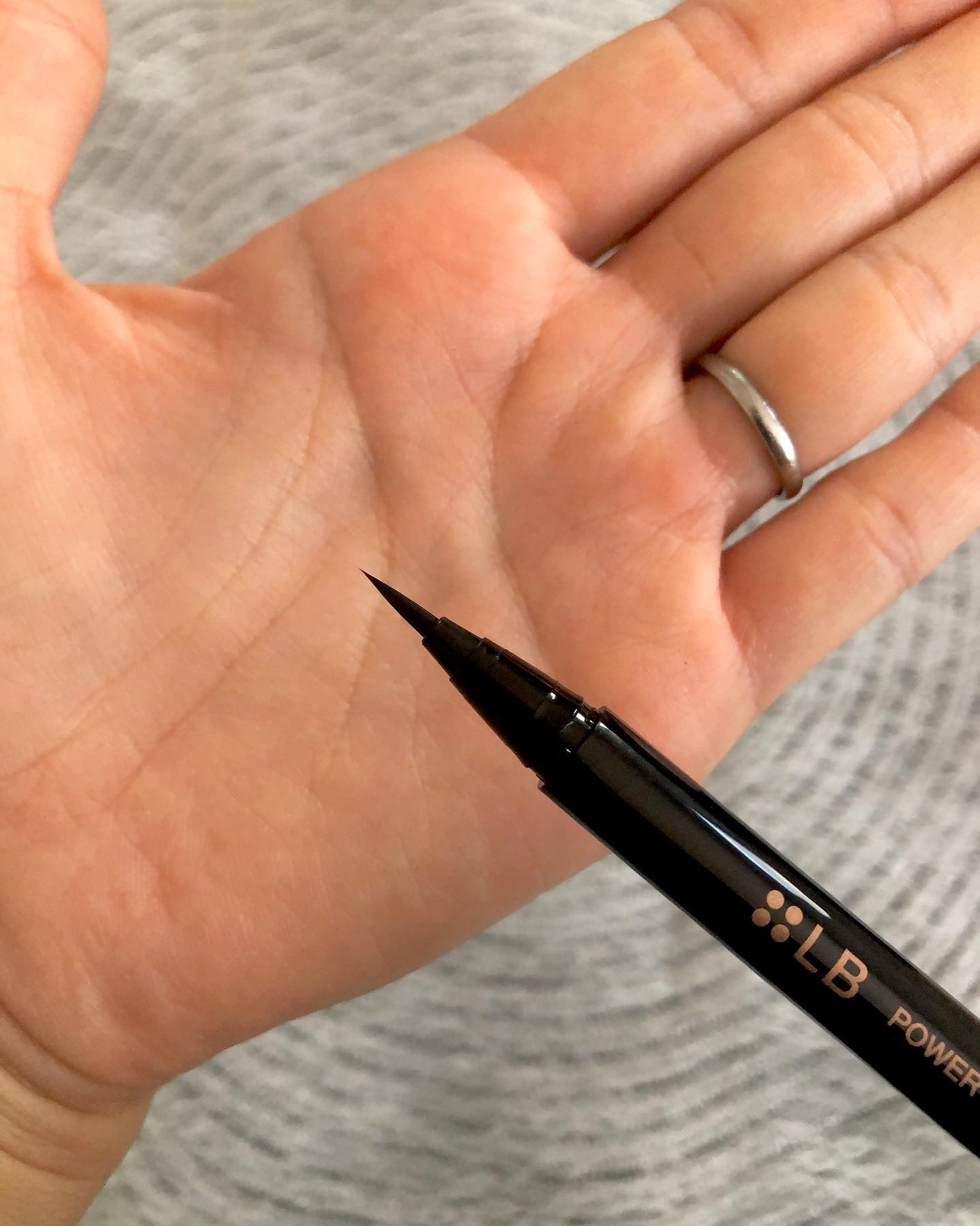 パワーオブアイライナー リキッド/LB/リキッドアイライナーを使ったクチコミ（3枚目）