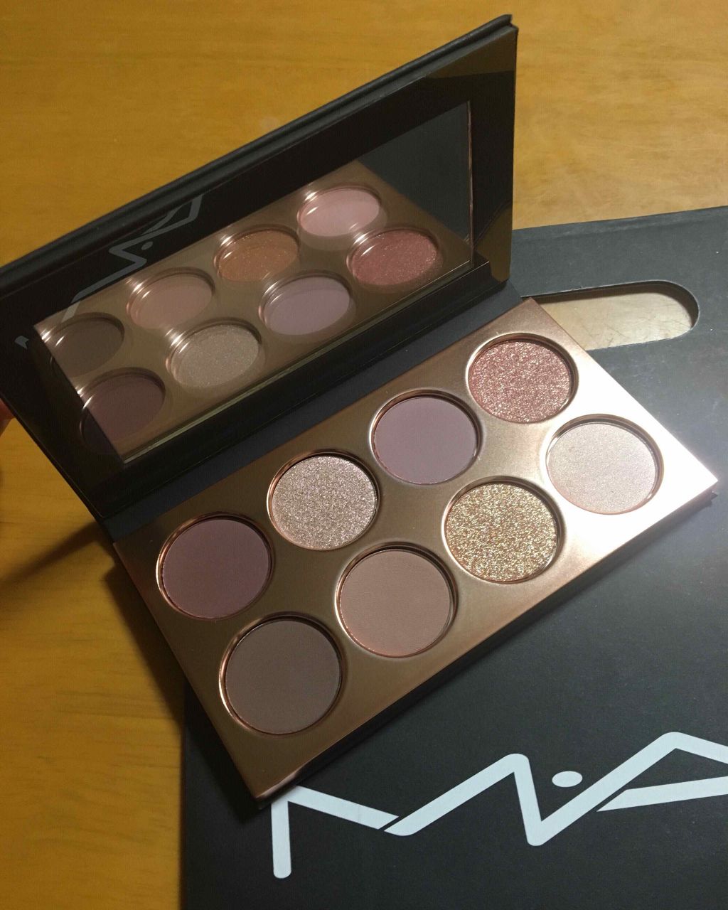 スモール アイシャドウ X 8: ホーカス ポーカス/M・A・C/アイシャドウパレットを使ったクチコミ(2枚目)