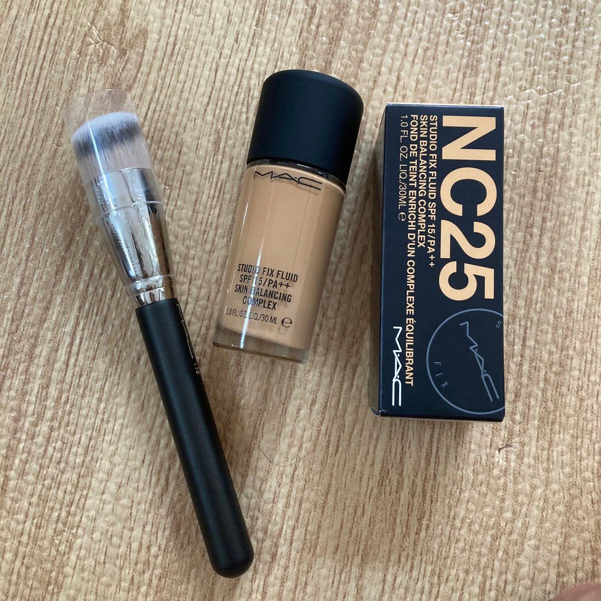 スタジオフィックス フルイッド SPF 15/M・A・C/リキッドファンデーションを使ったクチコミ(1枚目)