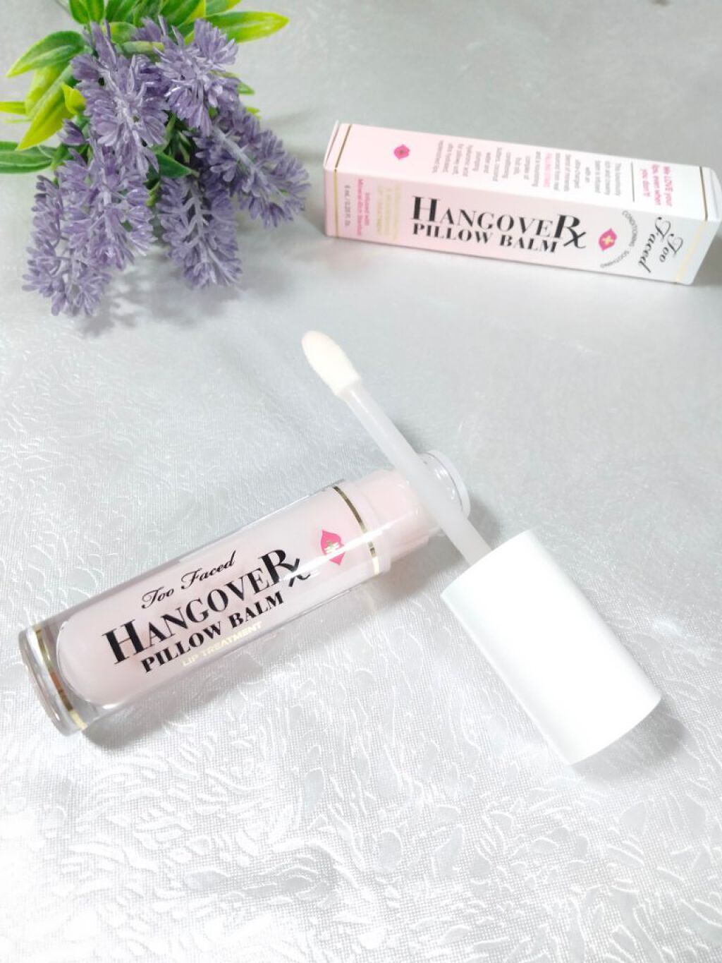 ～トゥー フェイスド ハングオーバー～ ピロー バーム リップ トリートメント/Too Faced/リップ美容液を使ったクチコミ（3枚目）