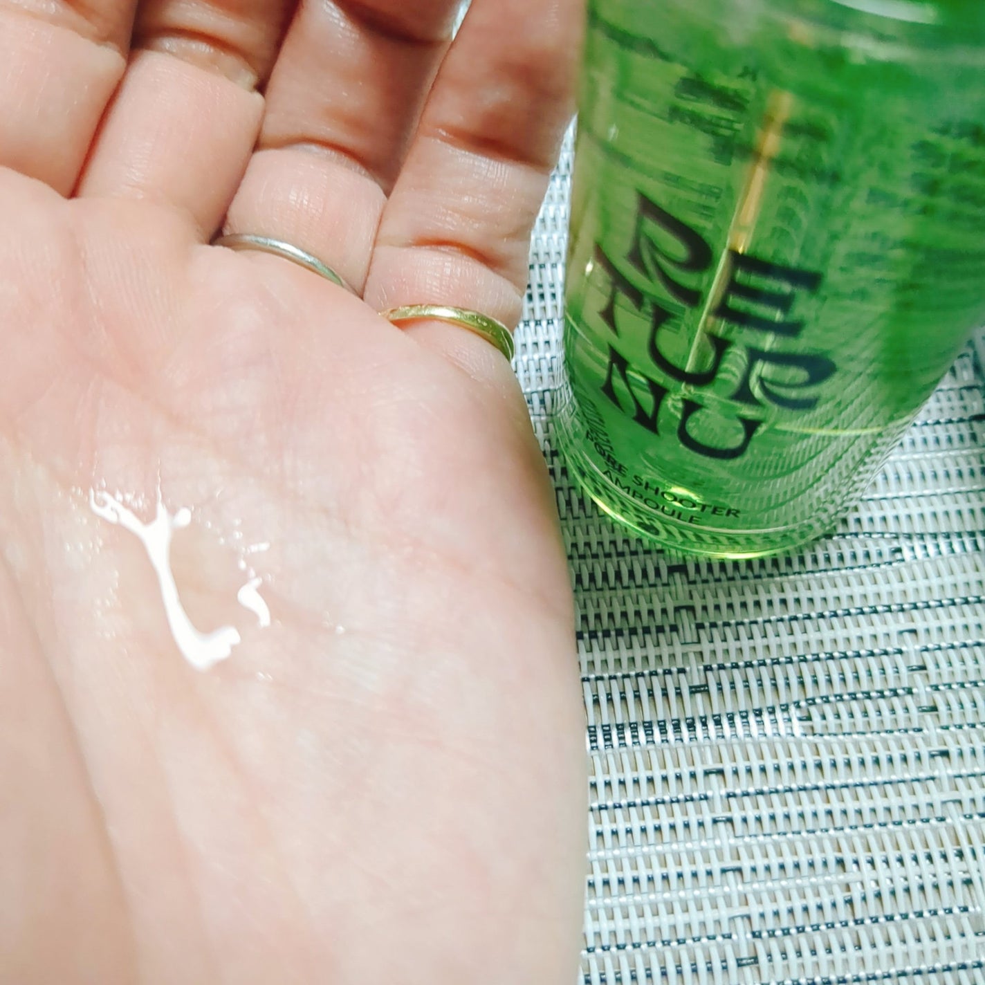 きょう96フォロバ on LIPS 「RETURNU(リターニュ) ポアシューターセラム毛穴に集中ケ..」(3枚目)