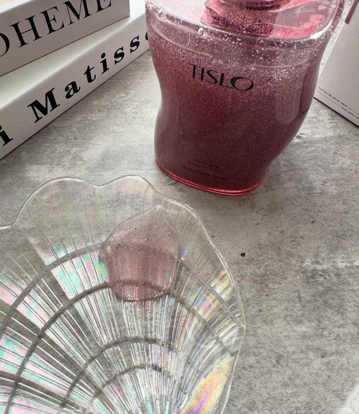 スクラブボディウォッシュ ピオニー&ピーチレインボー/TISLO/ボディソープを使ったクチコミ（2枚目）