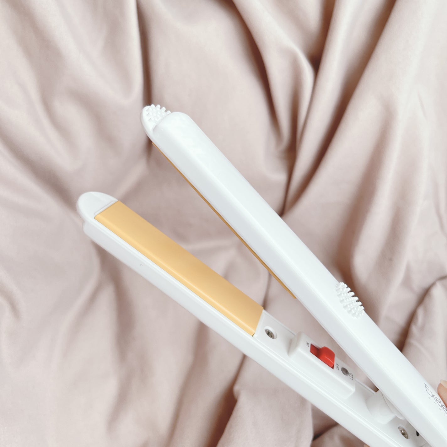 持ち運べるミニヘアアイロン i19214WH/Areti./ストレートアイロンを使ったクチコミ(2枚目)