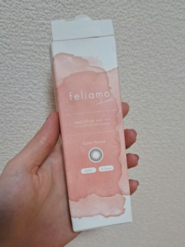 feliamofeliamo 1dayカフェモカ
お気に入りのカラコン♪
縁がぼかしてあるからくっきり感ないし、自然に盛れる(*^^*)