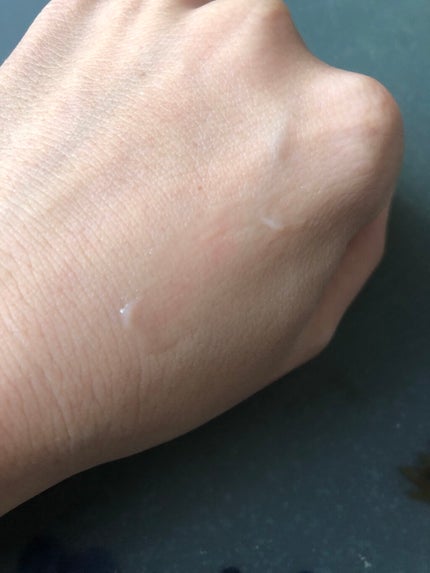 フローラルコットン シア リップバーム/L'OCCITANE/リップケアを使ったクチコミ(4枚目)