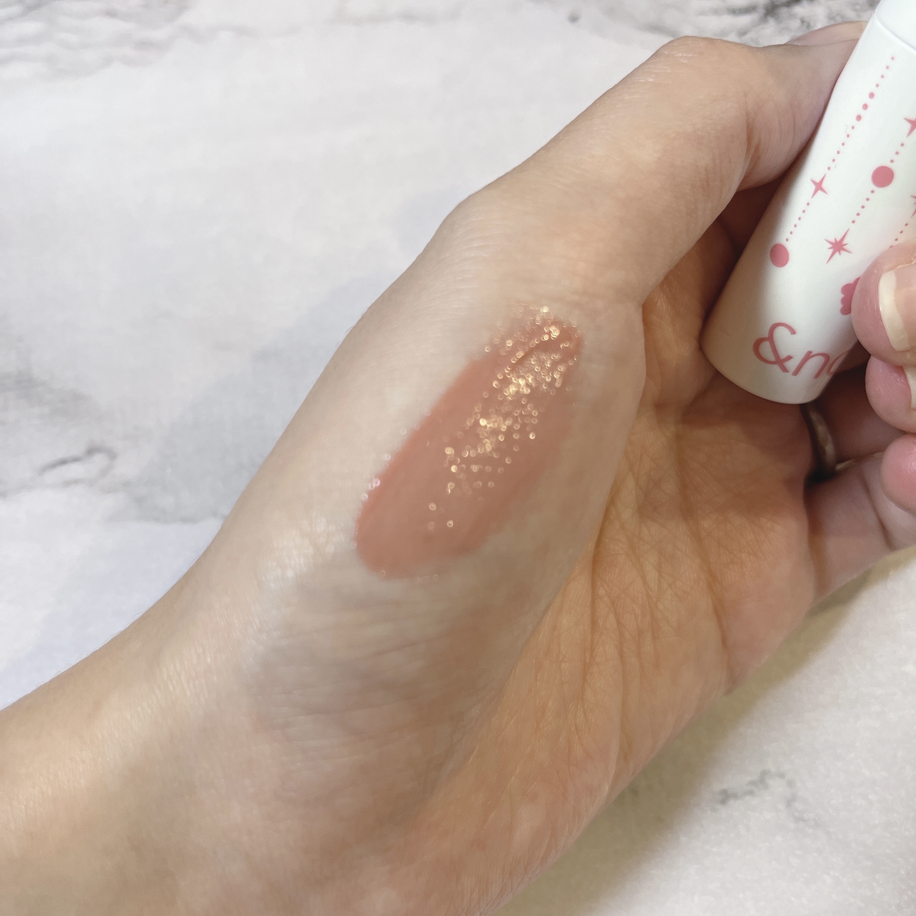 アンドバイロムアンド　グラッシーボムティント/&nd by rom&nd/リップティントを使ったクチコミ（3枚目）