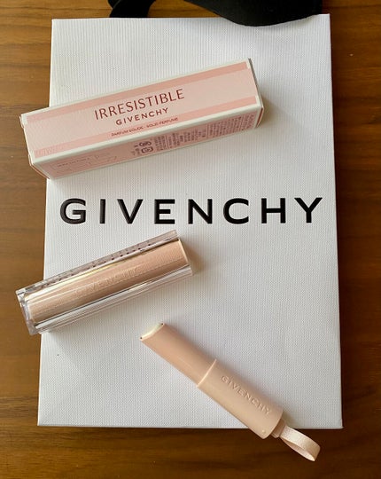 イレジスティブル ソリッド パフューム/GIVENCHY/練り香水を使ったクチコミ(5枚目)