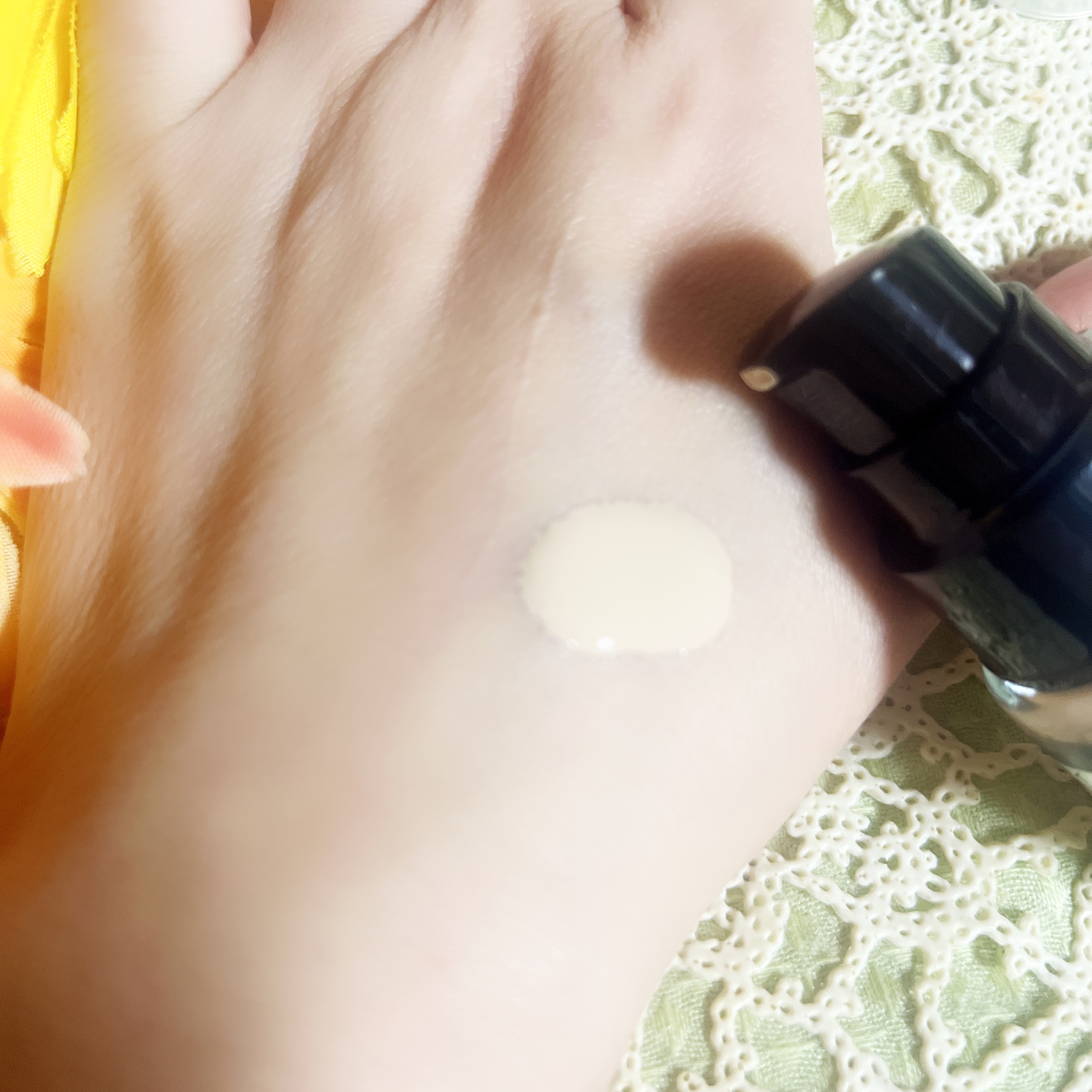 REVLON カラーステイ ロングウェア メイクアップのクチコミ「#PR #REVLON

私は今回バフ(150)を使っています。

保湿成分、ヒアルロ.....」（2枚目）