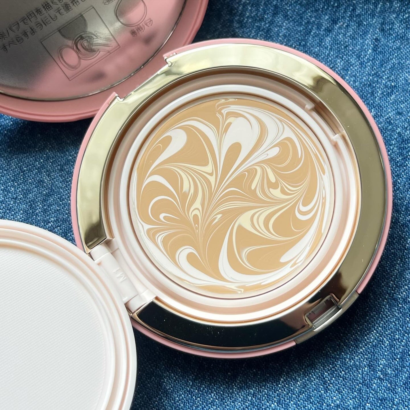 ヴェールヌーディ エッセンスパクトグロウ/AGE20’s/クリーム・エマルジョンファンデーションを使ったクチコミ(4枚目)