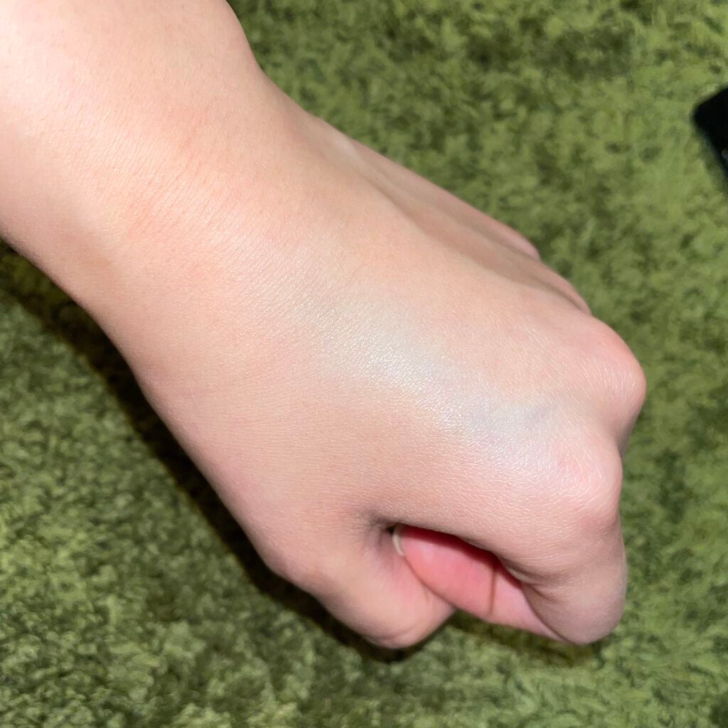 かなち@フォロバ100% on LIPS 「これ一個買えばうるツヤ肌ずっと続く❣️────────────..」(3枚目)