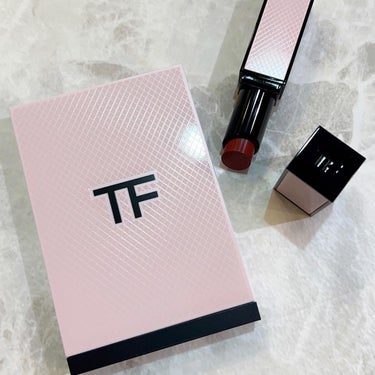 アイ カラー クォード 01CR フォビドゥン ピンク (限定品)/TOM FORD BEAUTY/アイシャドウパレットを使ったクチコミ（2枚目）