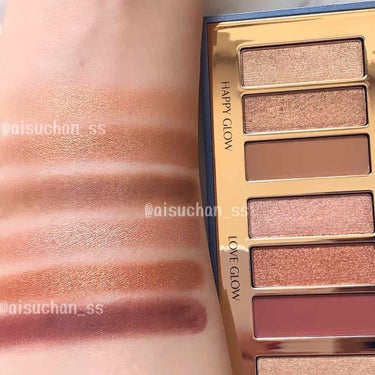 Charlotte Tilbury スターリー アイズ トゥ ヒプノタイズ アイシャドウ パレットのクチコミ「今回紹介するのはイギリスのコスメブランド、シャーロット・ティルブリーのホリデーパレットです✨
.....」（3枚目）