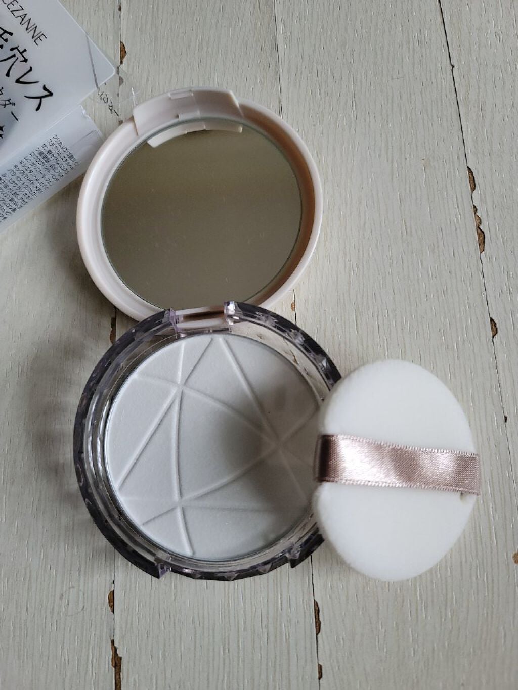 毛穴レスパウダー/CEZANNE/プレストパウダーを使ったクチコミ(3枚目)