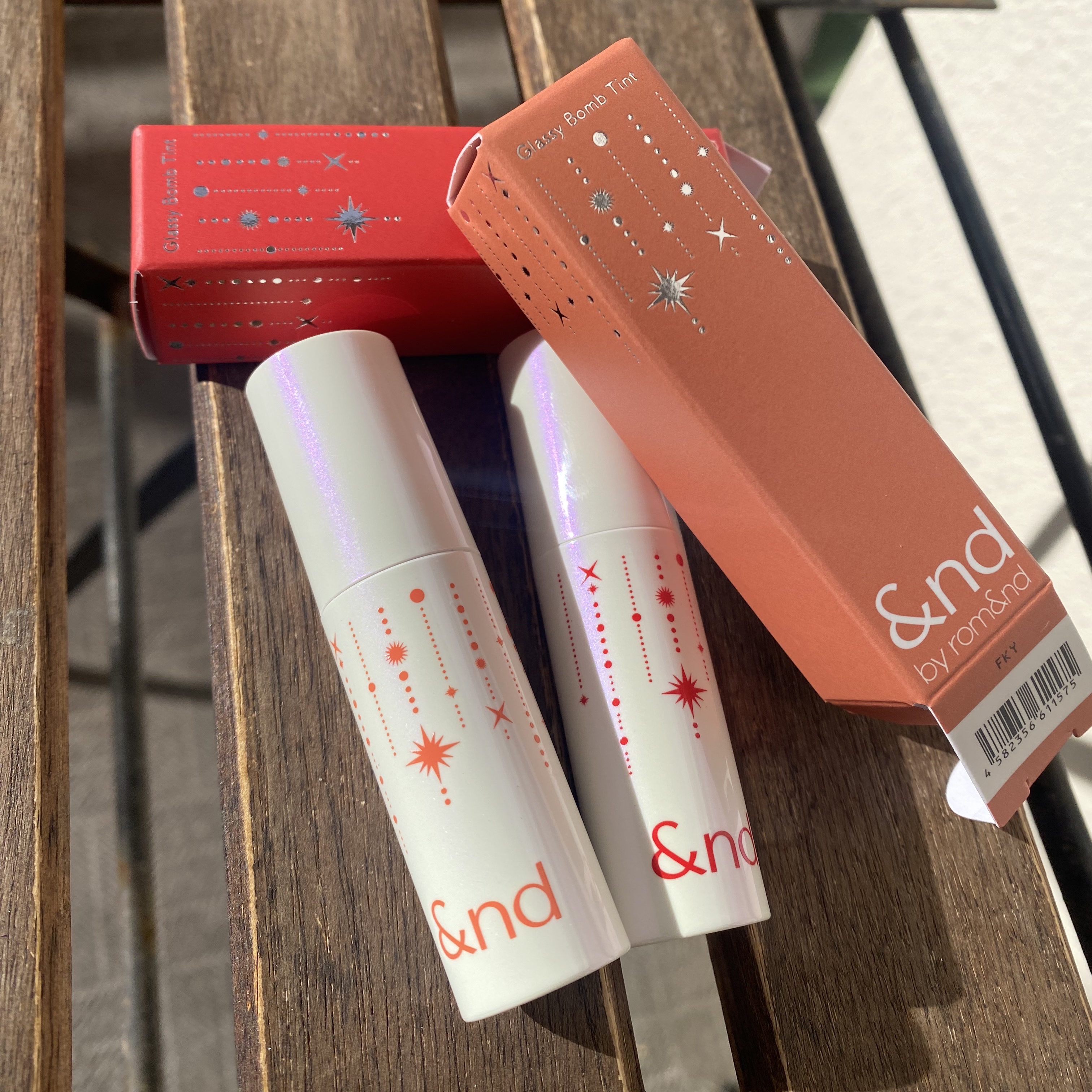 アンドバイロムアンド　グラッシーボムティント/&nd by rom&nd/リップティントを使ったクチコミ（1枚目）