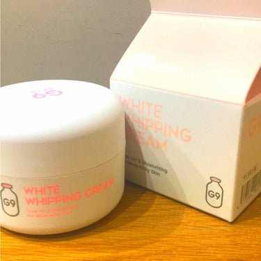  久しぶりの投稿失礼します！



G9SKIN WHITE WHIPPING CREAM

こちらはスキンケアと化粧下地にもなる化粧品です！見た目もかわいくてなんといってもいい匂い！

流行りのウユク