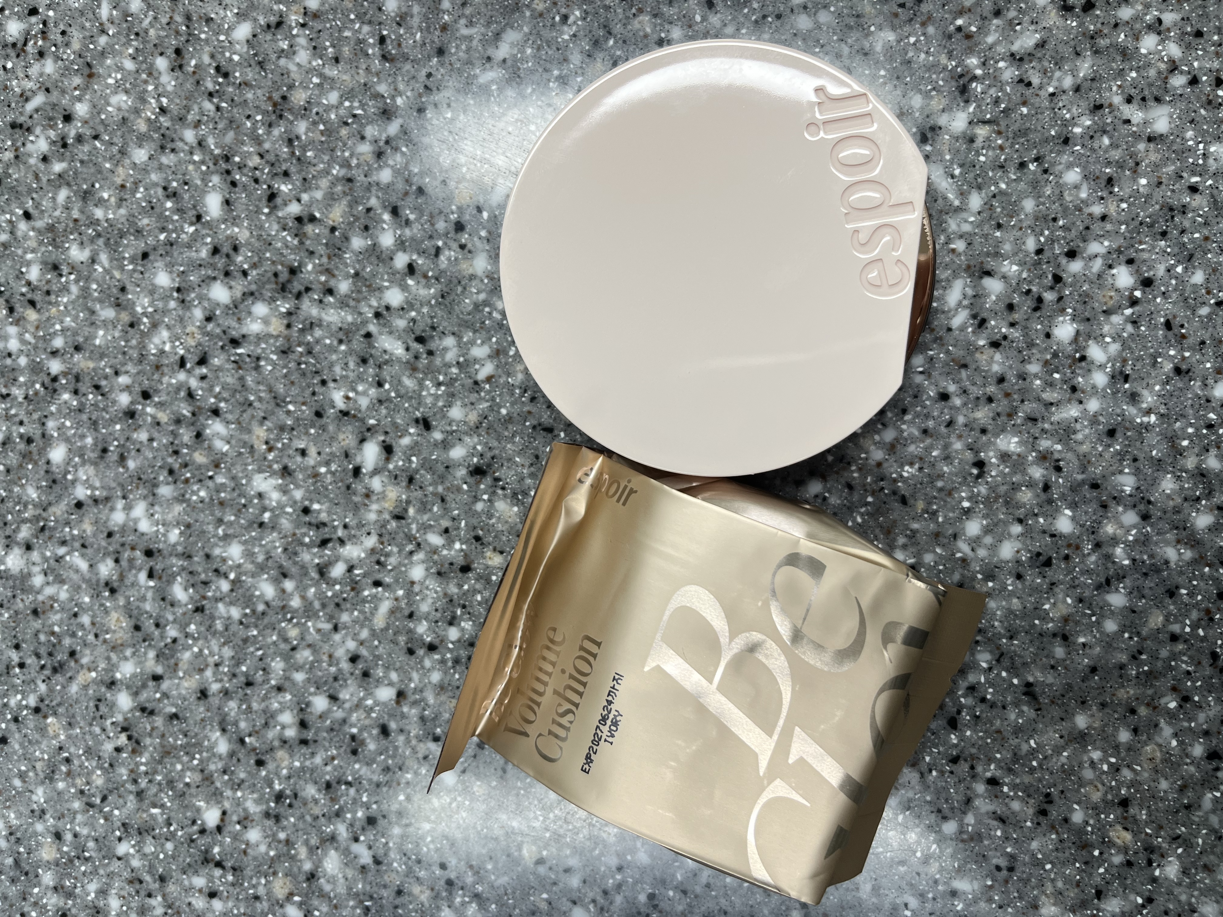 エスポア ビーグロー ボリュームクッション/espoir/クッションファンデーションを使ったクチコミ（1枚目）