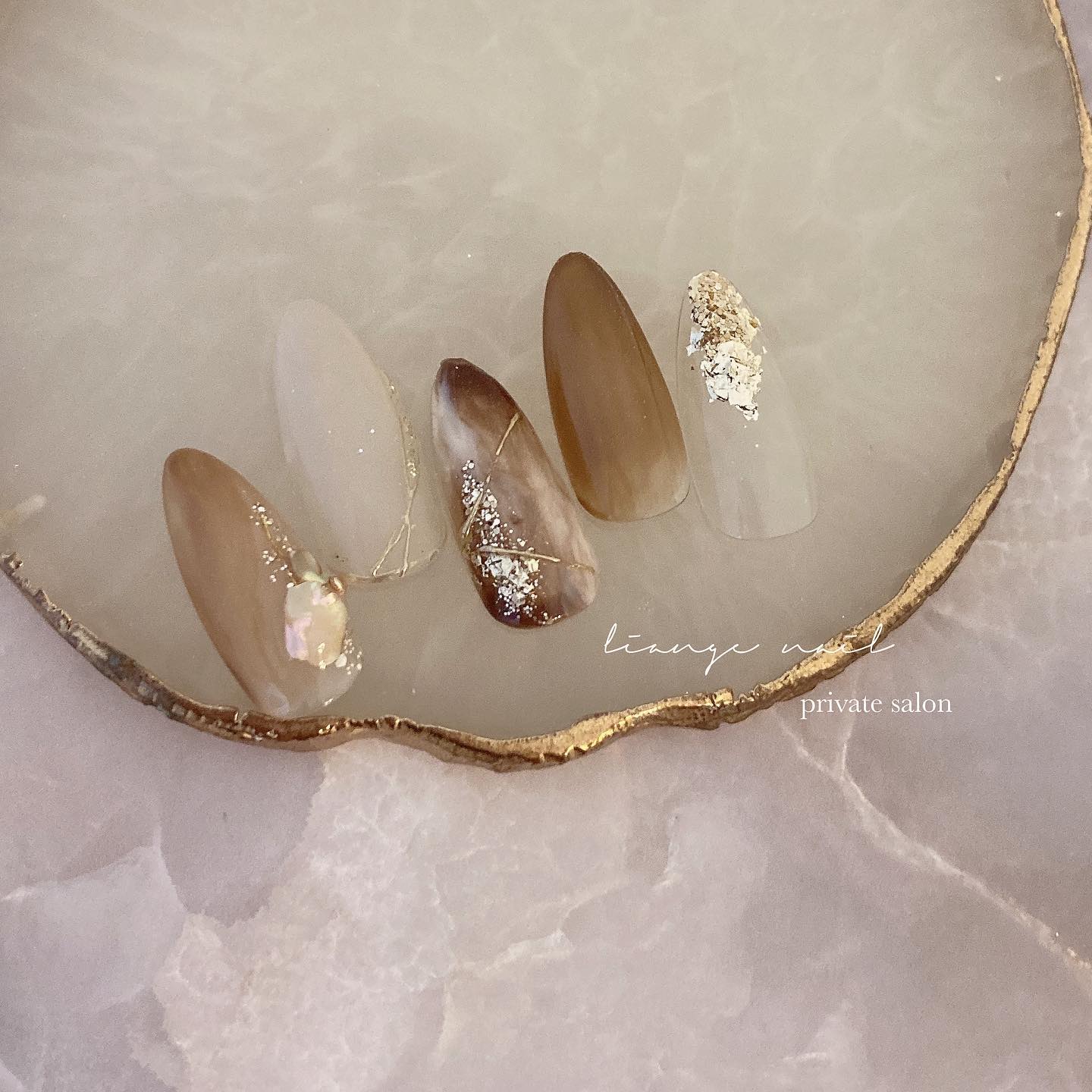 #ネイル,#大人ニュアンスネイル,#ニュアンスネイル,#ジェルネイル,#ミラーネイル,#シェルネイル,#ブラウンネイル,#秋ネイルのネイルデザイン