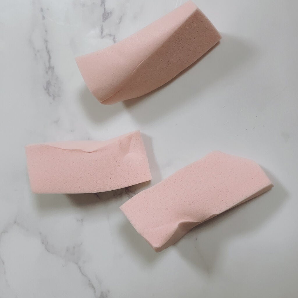 メイクアップスポンジ(バリューパック ウェッジ型 30個)/DAISO/パフ・スポンジを使ったクチコミ(2枚目)