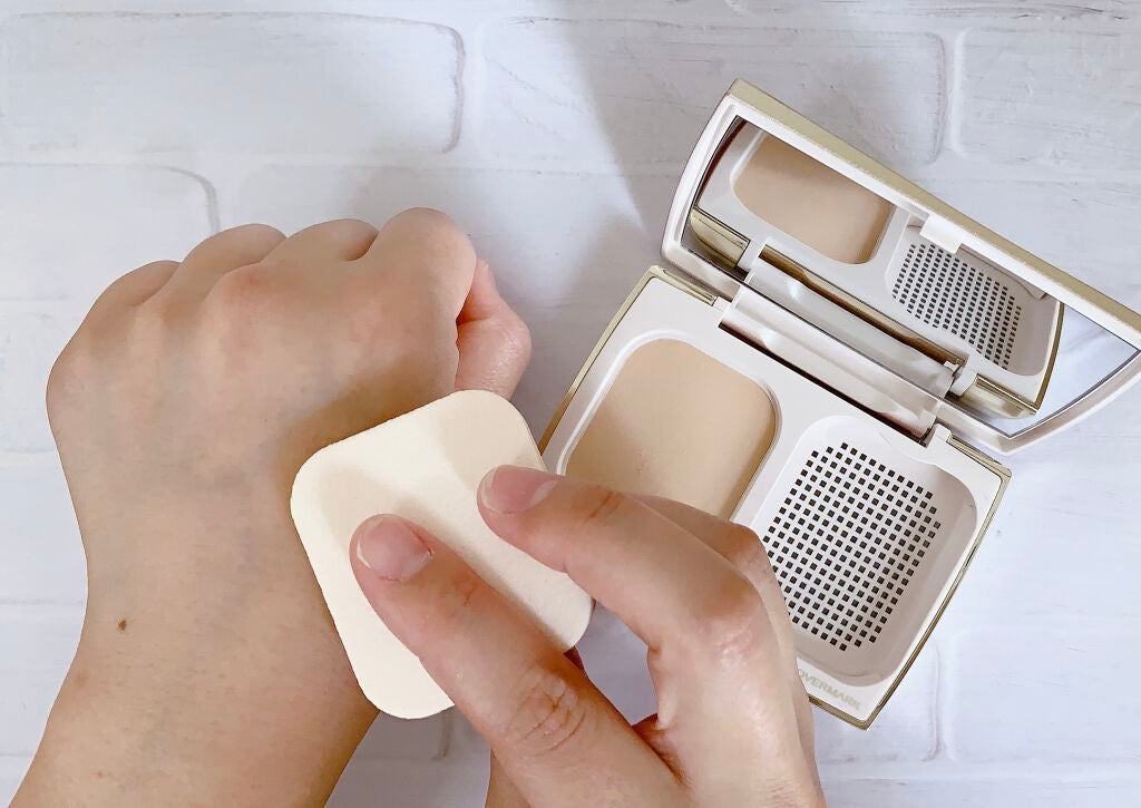 シルキー フィット/COVERMARK/パウダーファンデーションを使ったクチコミ(4枚目)